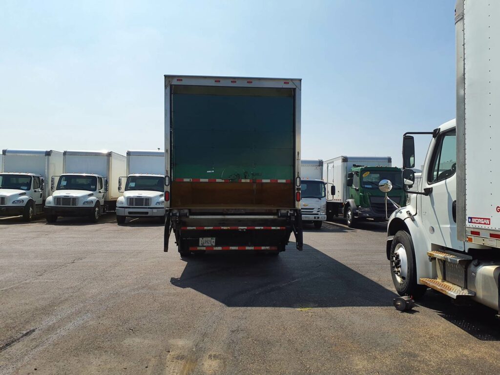 2016 Freightliner M2 106 22 ft Box Truck – 240HP, 9, Roll up Door, Liftgate