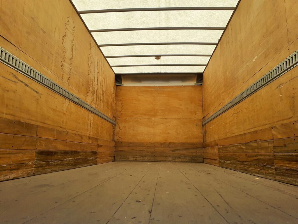 2016 Freightliner M2 106 22 ft Box Truck – 240HP, 9, Roll up Door, Liftgate