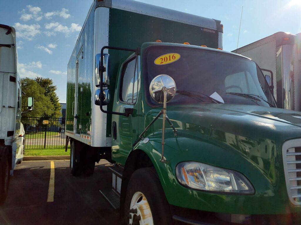 2016 Freightliner M2 106 18 ft Box Truck – 240HP, 9, Roll up Door, Liftgate