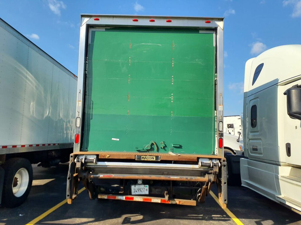 2016 Freightliner M2 106 18 ft Box Truck – 240HP, 9, Roll up Door, Liftgate