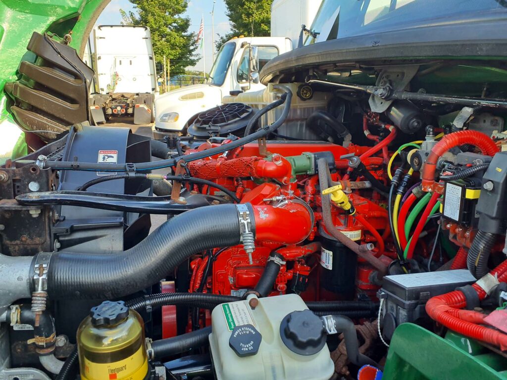 2016 Freightliner M2 106 18 ft Box Truck – 240HP, 9, Roll up Door, Liftgate