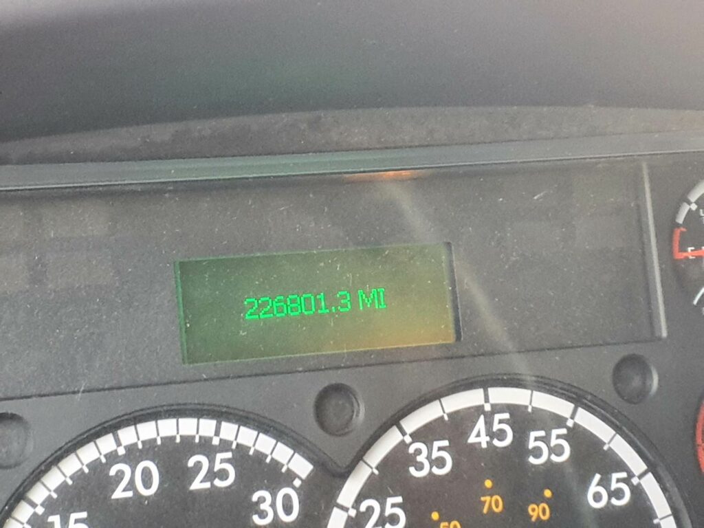 2016 Freightliner M2 106 18 ft Box Truck – 240HP, 9, Roll up Door, Liftgate