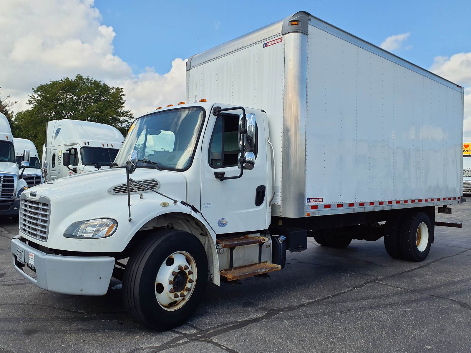 2016 Freightliner M2 106 20 ft Box Truck - 200HP, 6, Roll up Door ...