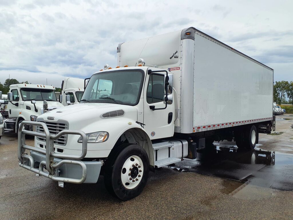 2016 Freightliner M2 106 28 ft Box Truck – 270HP, 6, Roll up Door, Liftgate