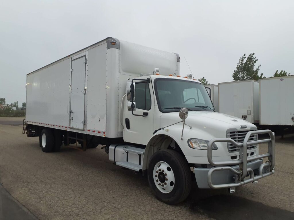 2016 Freightliner M2 106 28 ft Box Truck – 270HP, 6, Roll up Door, Liftgate