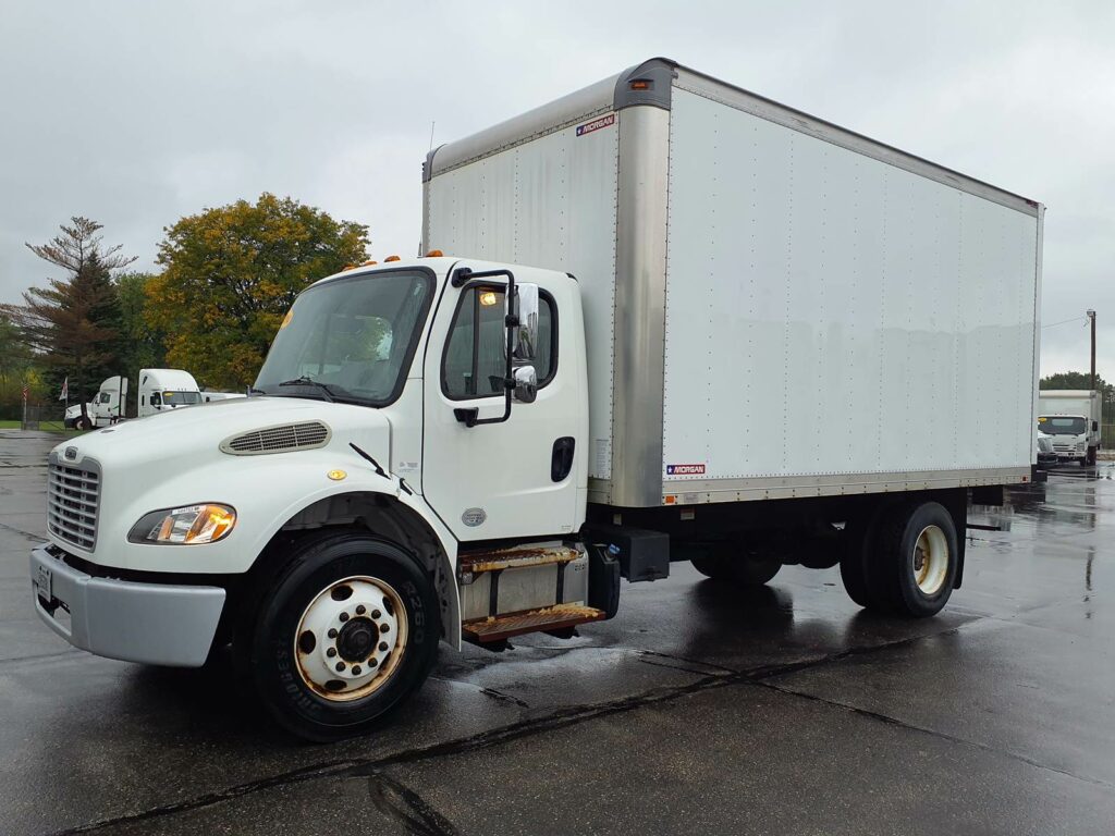 2014 Freightliner M2 106 18 ft Box Truck – 200HP, 6 Speed Manual, Roll up Door