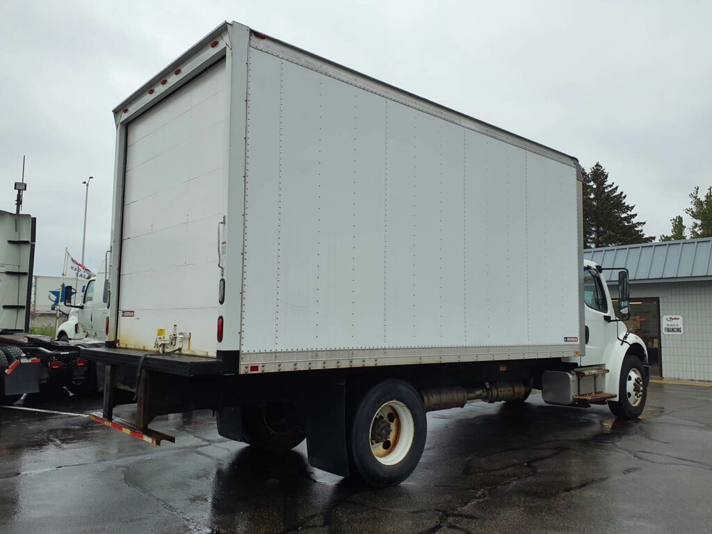 2014 Freightliner M2 106 18 ft Box Truck – 200HP, 6 Speed Manual, Roll up Door