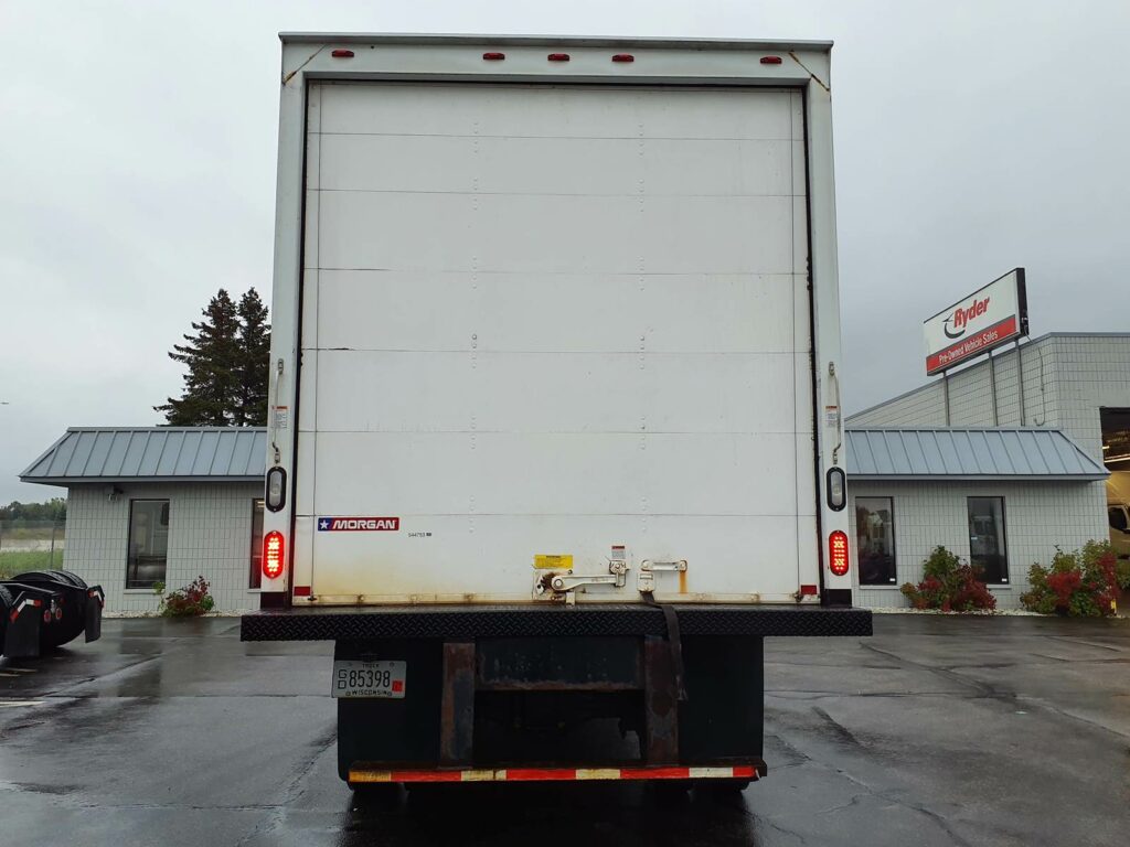 2014 Freightliner M2 106 18 ft Box Truck - 200HP, 6 Speed Manual, Roll ...