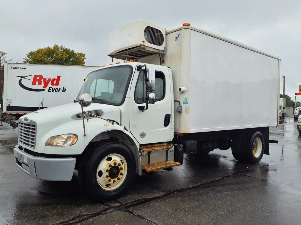 2017 Freightliner M2 106 16 ft Box Truck - 240HP, 9, Swing Door ...