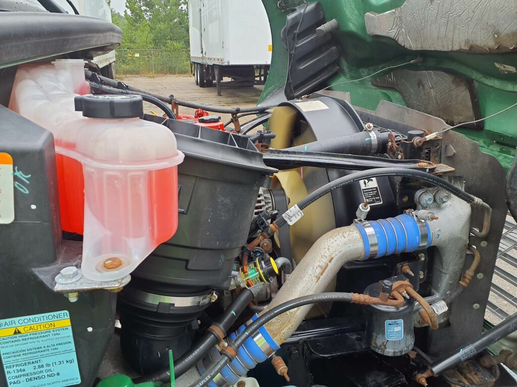 2017 Freightliner M2 106 24 ft Box Truck – 240HP, 9, Roll up Door, Liftgate