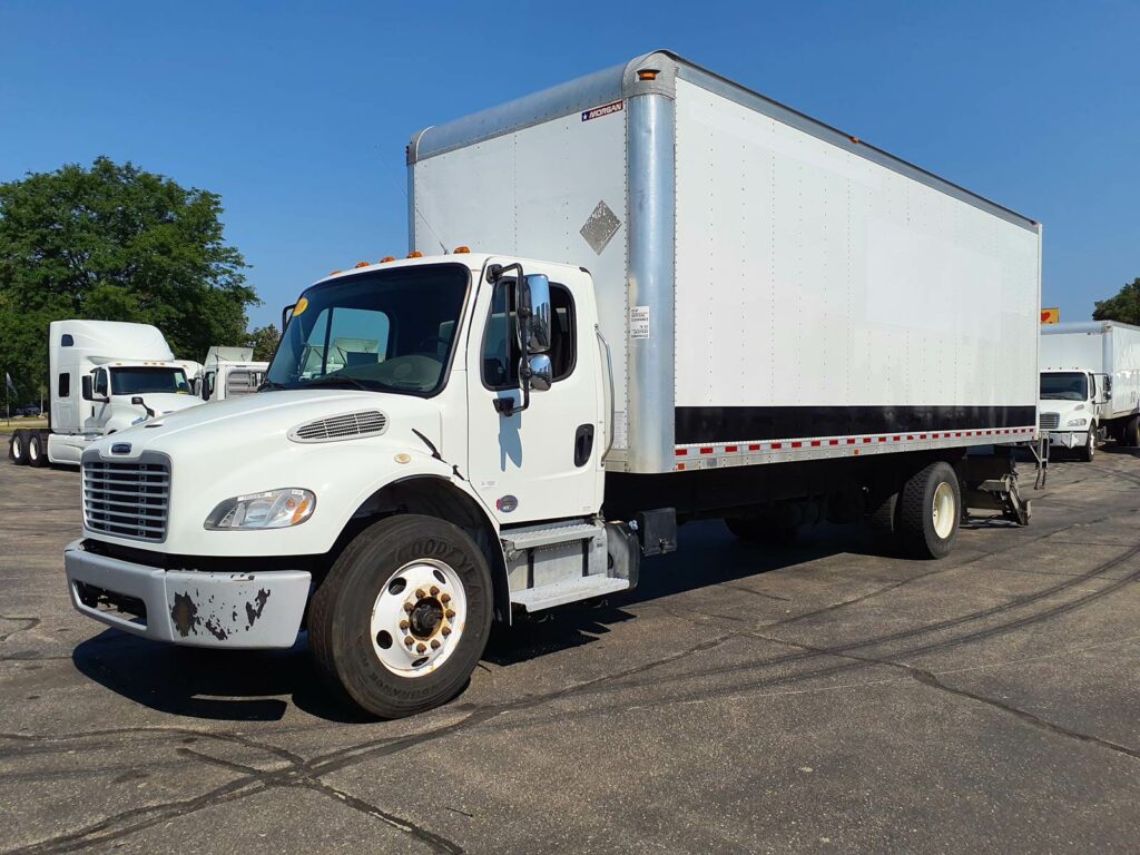 2018 Freightliner M2 106 26 ft Box Truck – 230HP, 9, Roll up Door, Liftgate