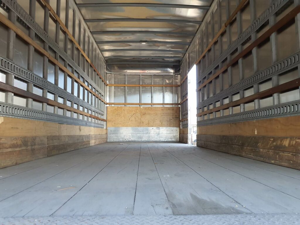 2018 Freightliner M2 106 26 ft Box Truck – 230HP, 9, Roll up Door, Liftgate