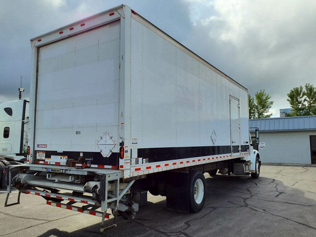 2018 Freightliner M2 106 26 ft Box Truck – 240HP, 9, Roll up Door, Liftgate