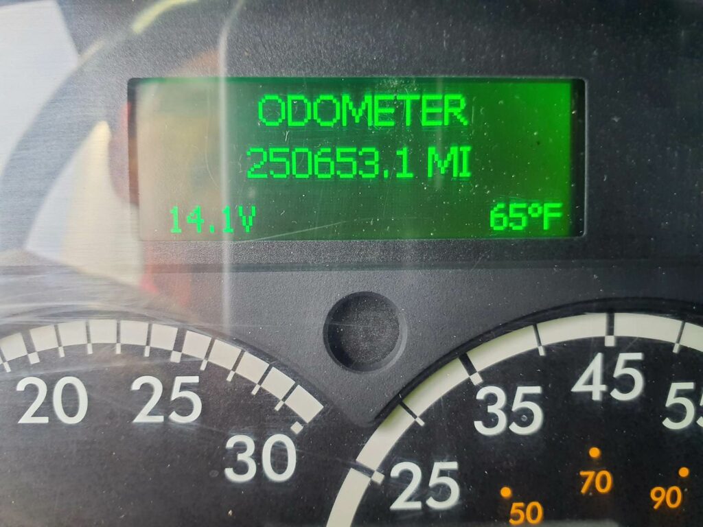 2018 Freightliner M2 106 26 ft Box Truck – 240HP, 9, Roll up Door, Liftgate