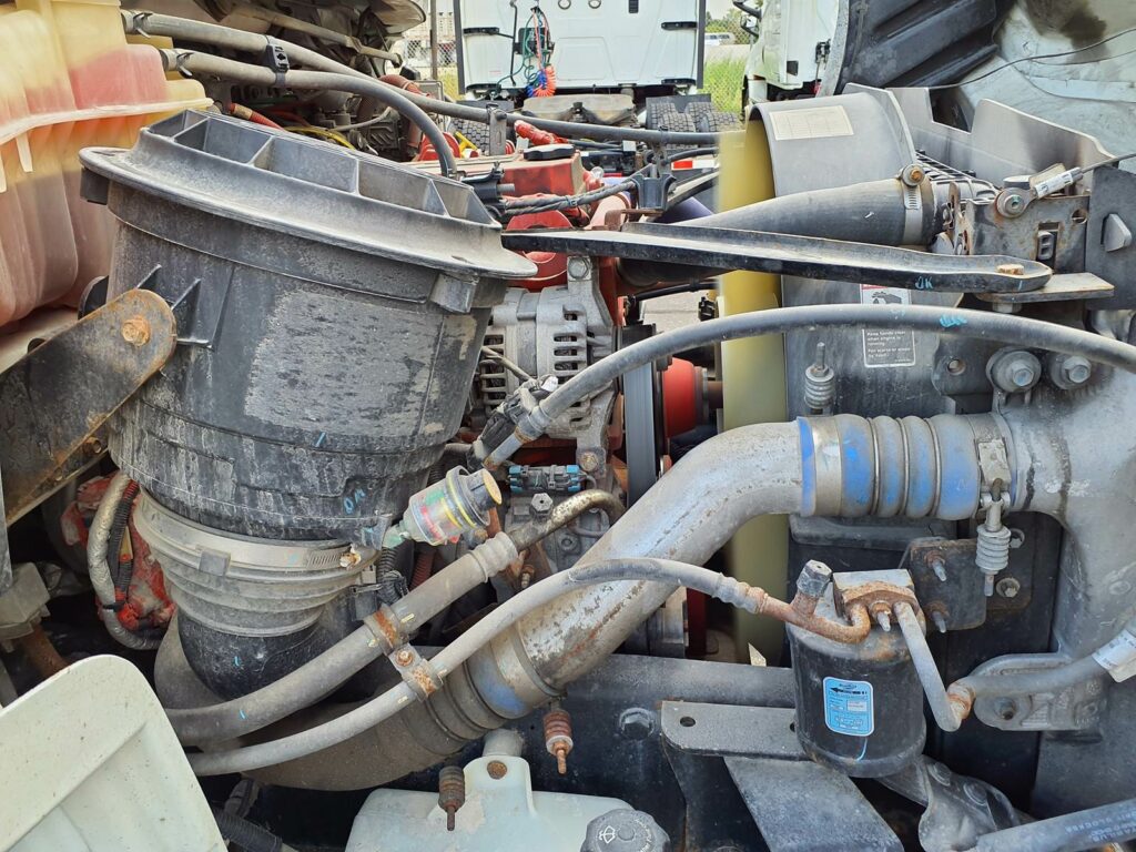 2018 Freightliner M2 106 26 ft Box Truck – 240HP, 9, Roll up Door, Liftgate