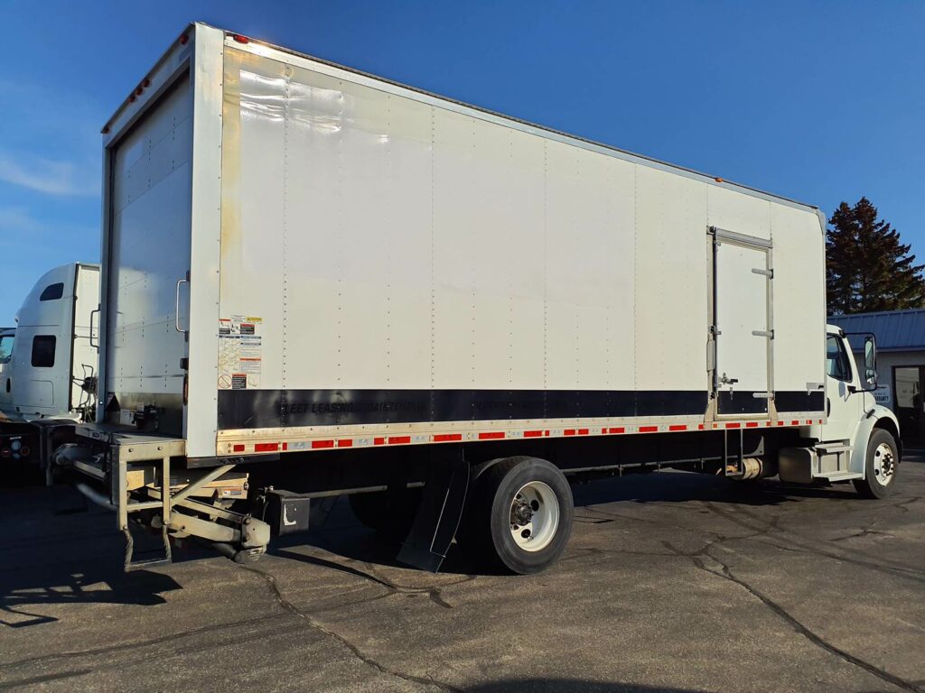2018 Freightliner M2 106 26 ft Box Truck – 240HP, 9, Roll up Door, Liftgate