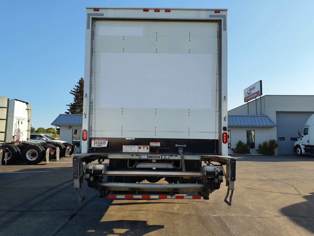 2018 Freightliner M2 106 26 ft Box Truck – 240HP, 9, Roll up Door, Liftgate