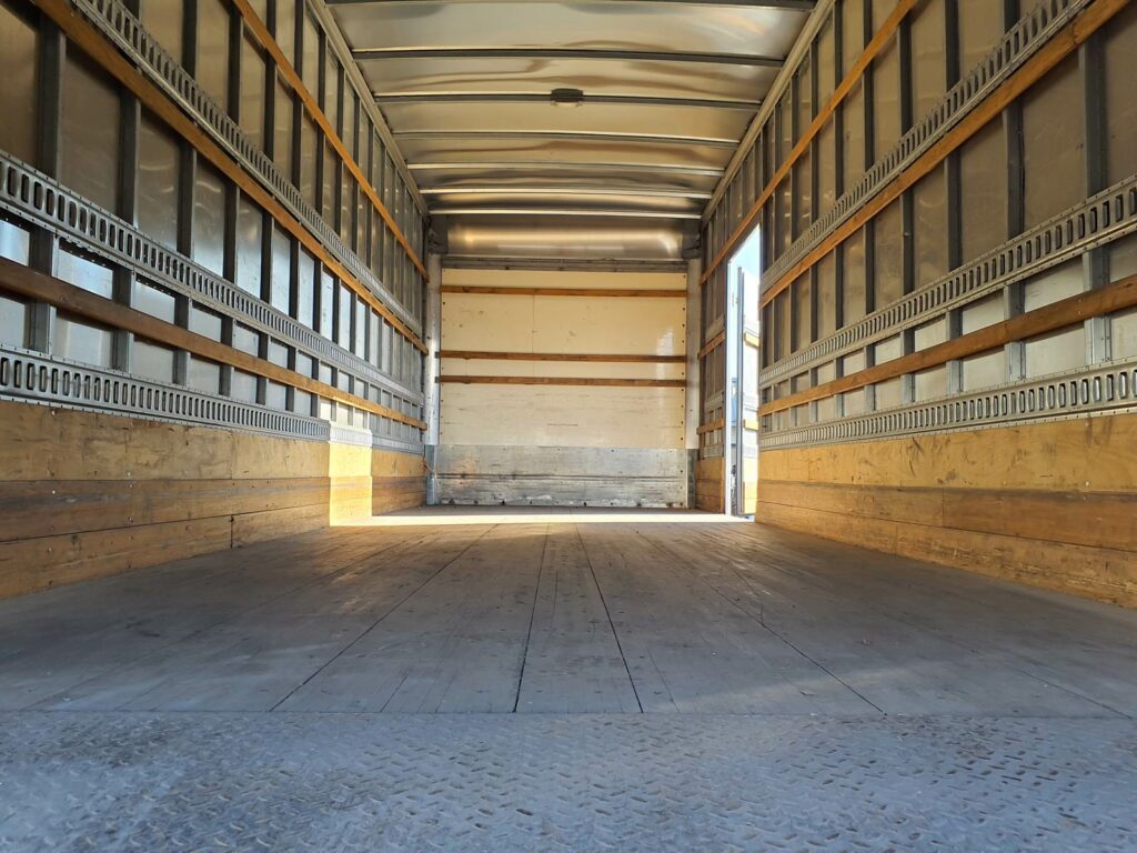 2018 Freightliner M2 106 26 ft Box Truck – 240HP, 9, Roll up Door, Liftgate