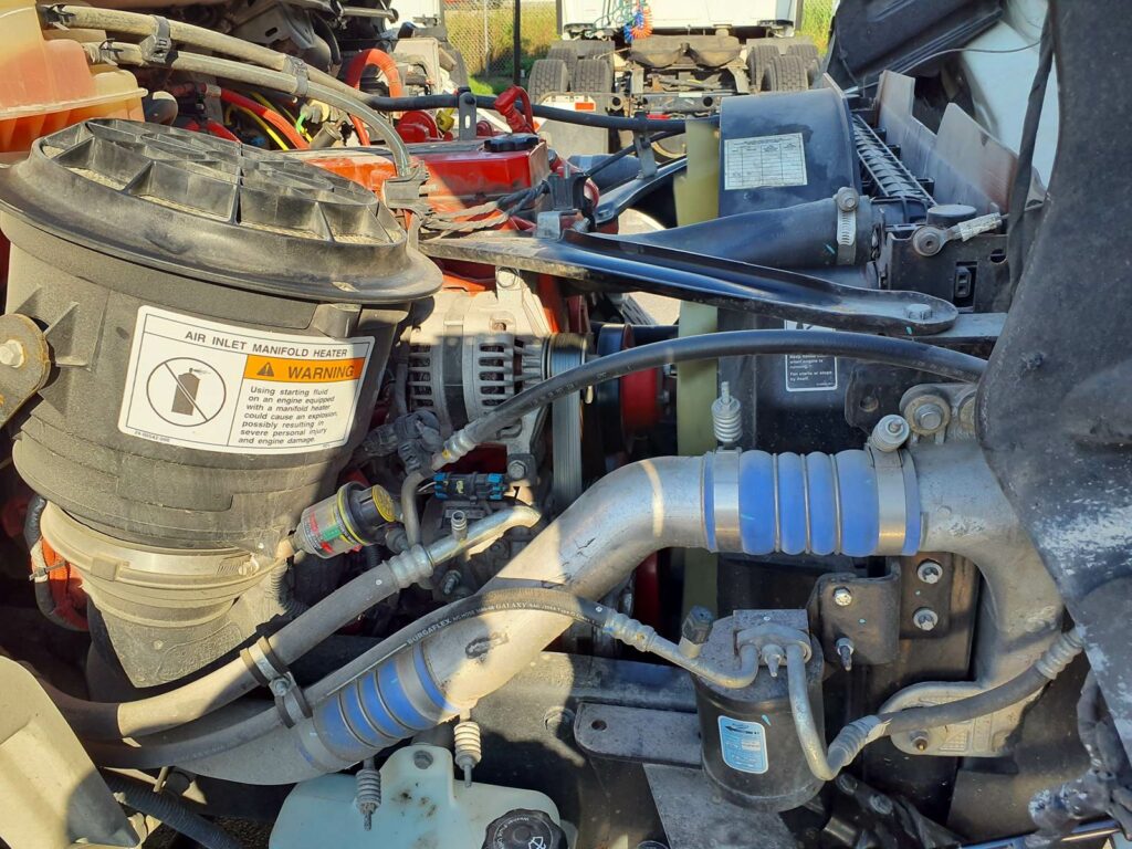 2018 Freightliner M2 106 26 ft Box Truck – 240HP, 9, Roll up Door, Liftgate