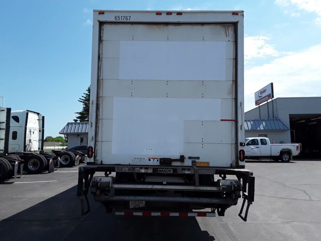 2016 International 4300 26 ft Box Truck – 240HP, 6, Roll up Door, Liftgate