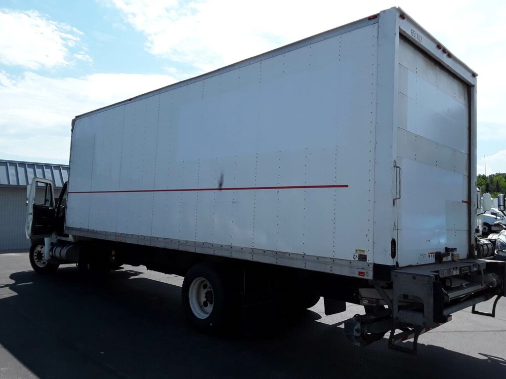 2016 International 4300 26 ft Box Truck – 240HP, 6, Roll up Door, Liftgate
