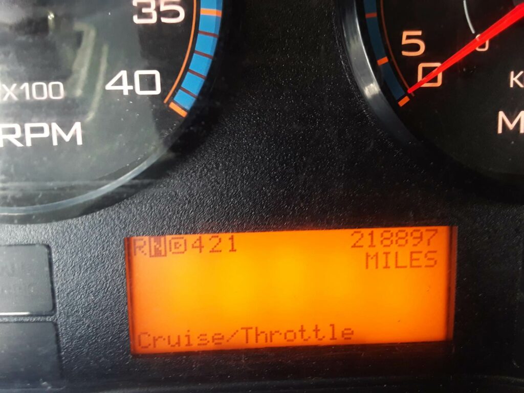 2016 International 4300 26 ft Box Truck – 240HP, 6, Roll up Door, Liftgate