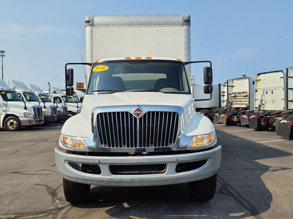 2018 International 4300 26 ft Box Truck – 260HP, 6 Speed Manual, Roll up Door, Liftgate