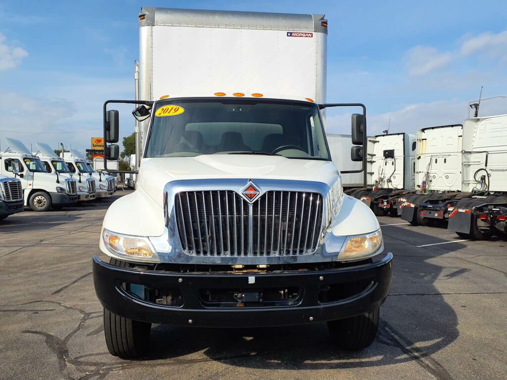 2019 International 4300 26 ft Box Truck – 240HP, 6, Roll up Door, Liftgate