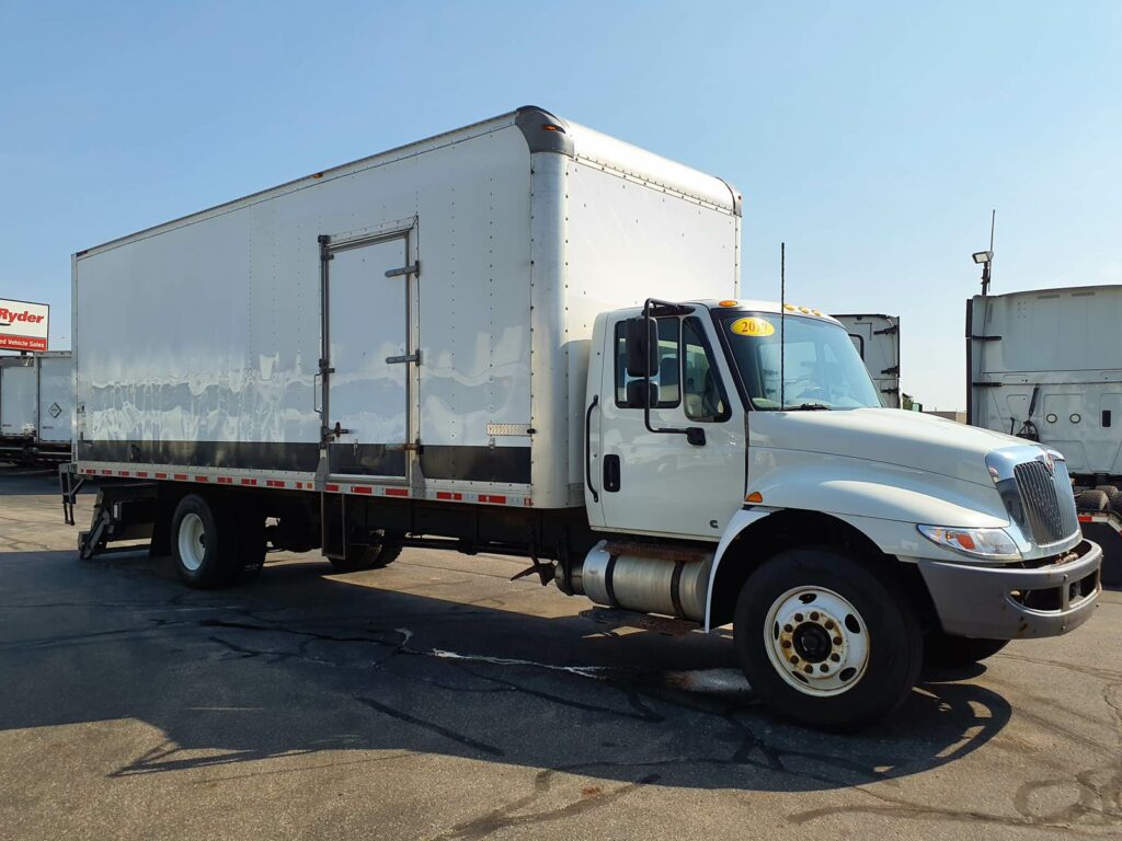 2019 International 4300 26 ft Box Truck – 240HP, 6, Roll up Door, Liftgate