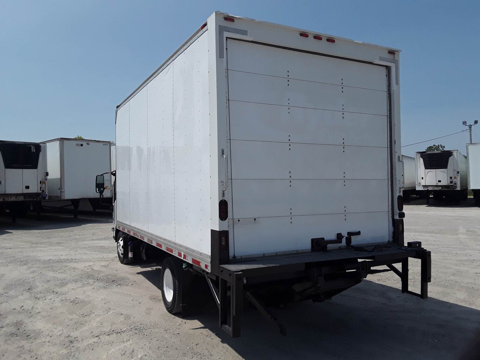 2018 Isuzu NPR HD 16 ft Box Truck - 215HP, 6, Roll up Door