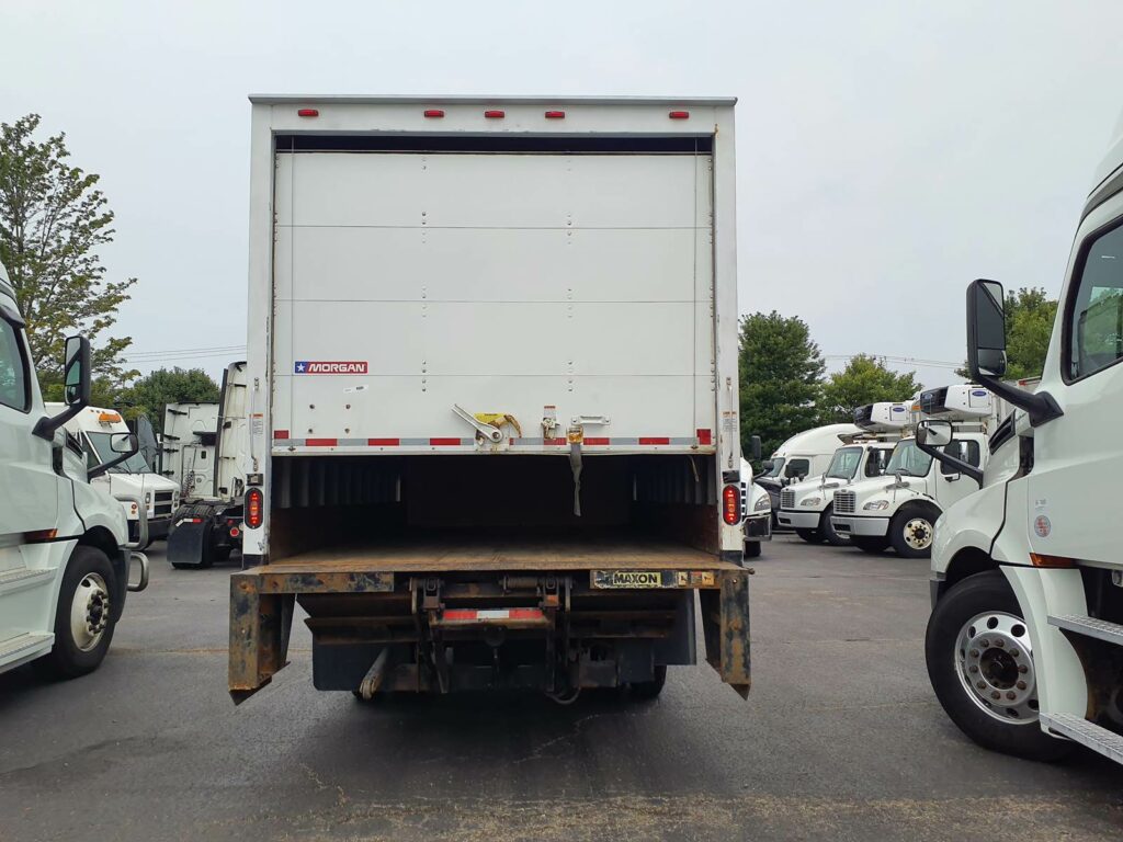 2017 Isuzu NPR HD 16 ft Box Truck – 215HP, 6, Roll up Door, Liftgate