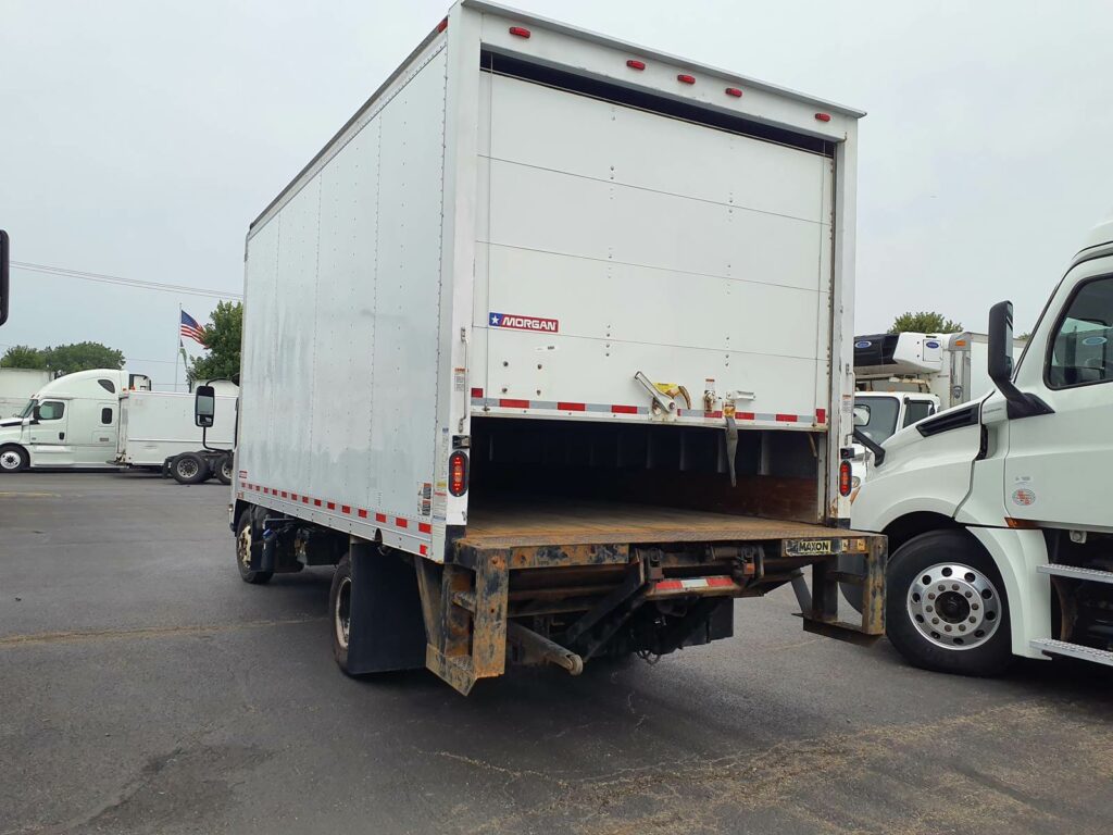 2017 Isuzu NPR HD 16 ft Box Truck – 215HP, 6, Roll up Door, Liftgate