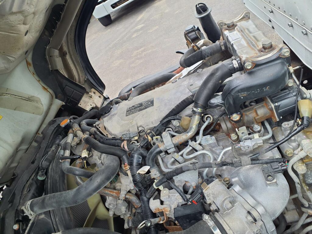 2017 Isuzu NPR HD 16 ft Box Truck – 215HP, 6, Roll up Door, Liftgate