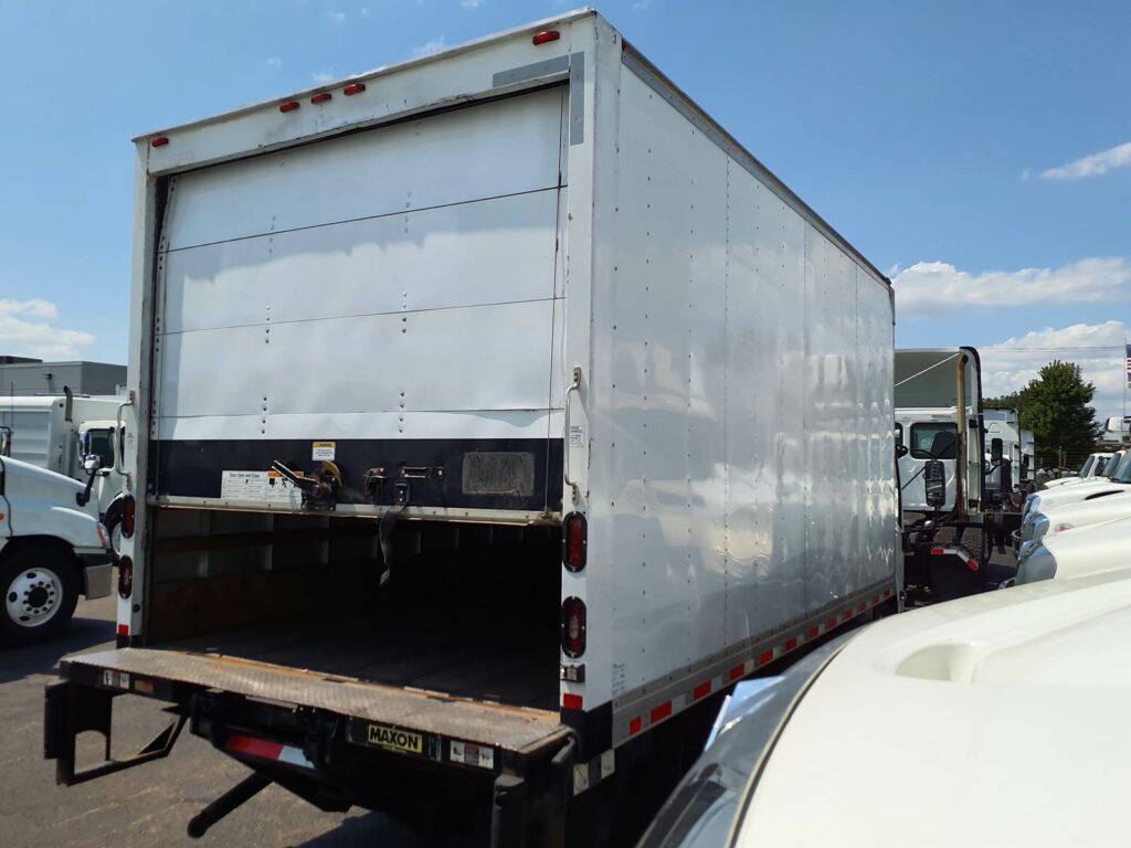 2017 Isuzu NPR HD 16 ft Box Truck – 215HP, 6, Roll up Door, Liftgate