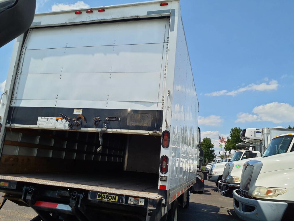 2017 Isuzu NPR HD 16 ft Box Truck – 215HP, 6, Roll up Door, Liftgate