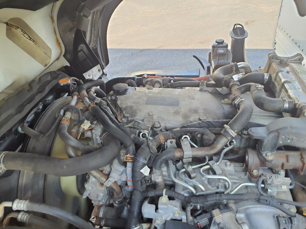 2015 Isuzu NPR HD 16 ft Box Truck – 215HP, 6, Roll up Door