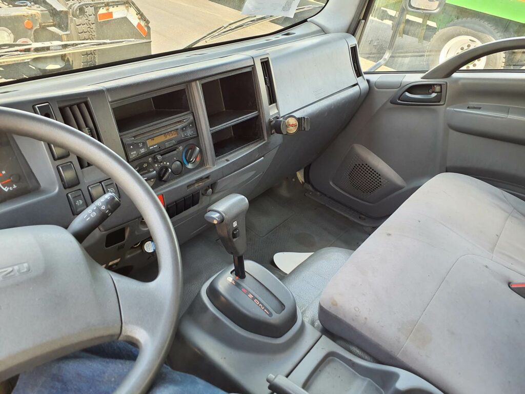 2017 Isuzu NPR HD 16 ft Box Truck – 215HP, 6, Roll up Door, Liftgate