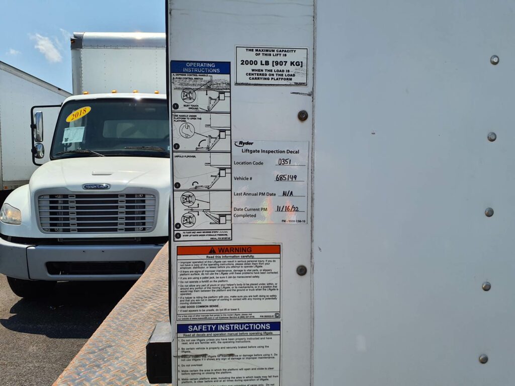 2017 Isuzu NPR HD 16 ft Box Truck – 215HP, 6, Roll up Door, Liftgate