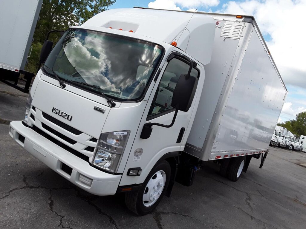 2017 Isuzu NQR 20 ft Box Truck – 215HP, 6, Roll up Door, Liftgate