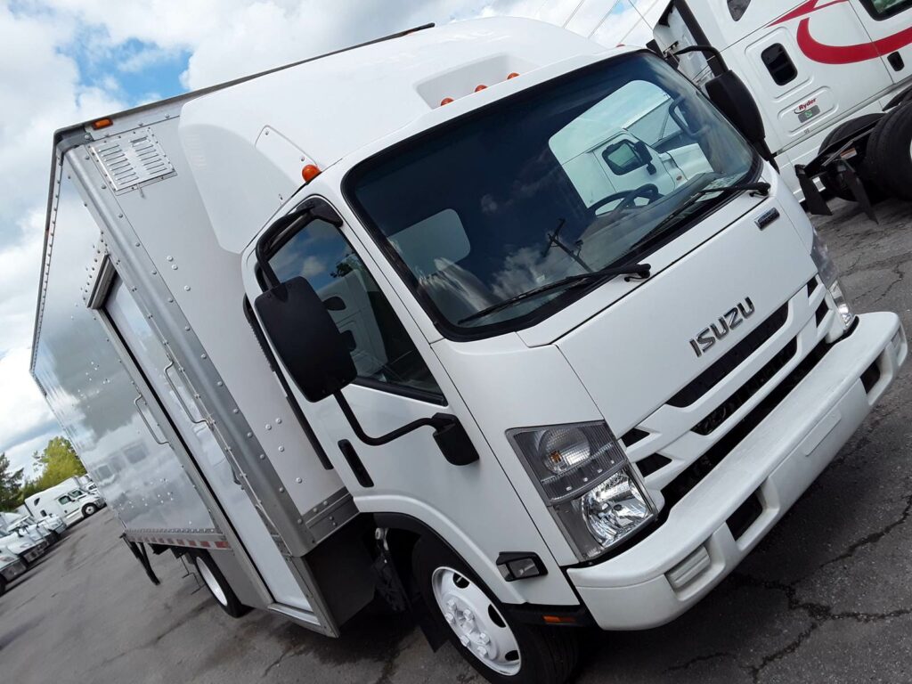 2017 Isuzu NQR 20 ft Box Truck – 215HP, 6, Roll up Door, Liftgate