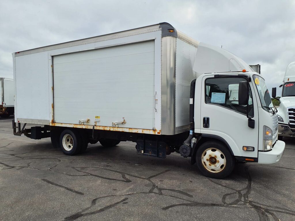 2015 Isuzu NRR 20 ft Box Truck – 215HP, 6, Roll up Door, Liftgate