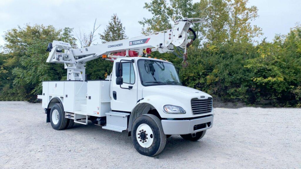 2017 Freightliner M2 106 Digger Derrick Truck