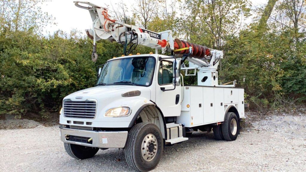 2018 Freightliner M2 106 Digger Derrick Truck