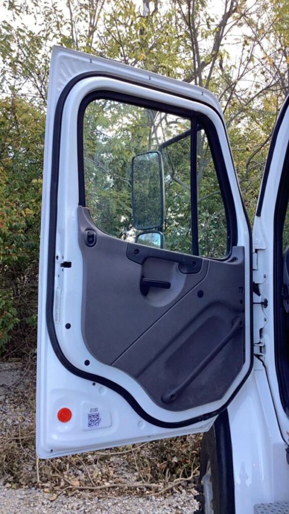 2018 Freightliner M2 106 Digger Derrick Truck