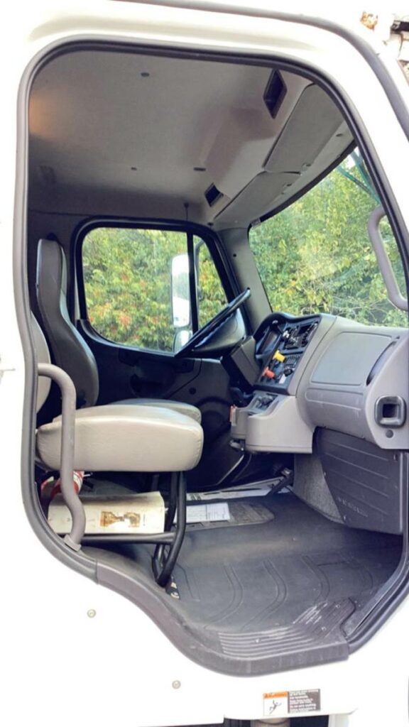 2018 Freightliner M2 106 Digger Derrick Truck