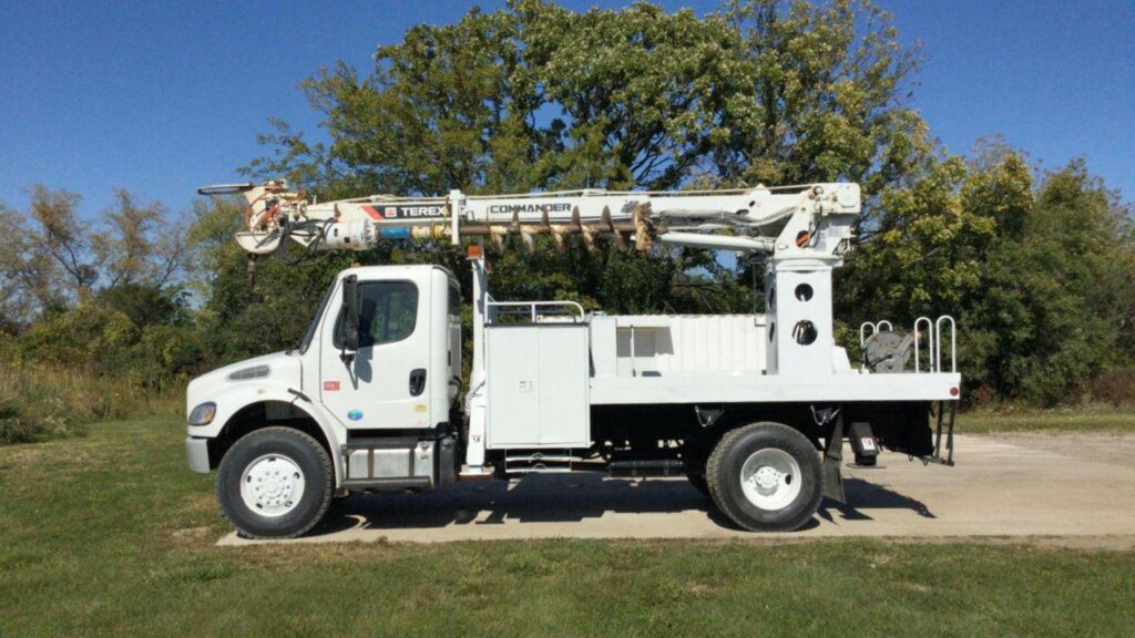 2015 Freightliner M2 106 Digger Derrick Truck – Cummins, 250HP, Automatic