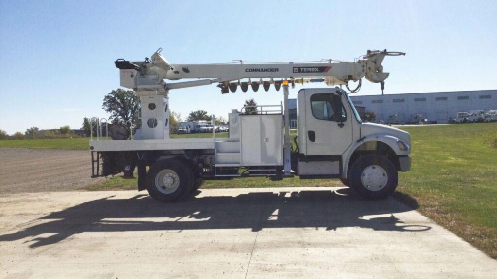 2015 Freightliner M2 106 Digger Derrick Truck – Cummins, 250HP, Automatic