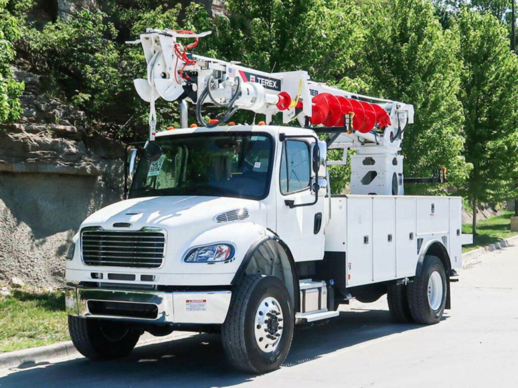 2023 Freightliner M2 106 Digger Derrick Truck – Cummins, 300HP