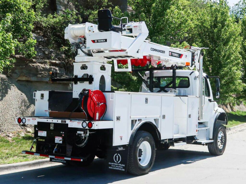 2023 Freightliner M2 106 Digger Derrick Truck – Cummins, 300HP