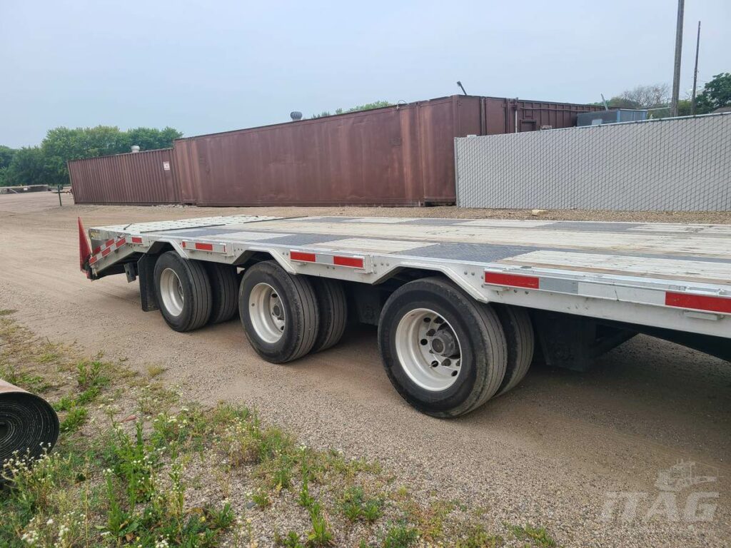 2023 Prestige 53ft Beavertail and Ramp Drop Deck Trailer – Combo, Aluminum Floor, Tri-Axle, Dovetail and Ramps, Load Levelers, Toolbox